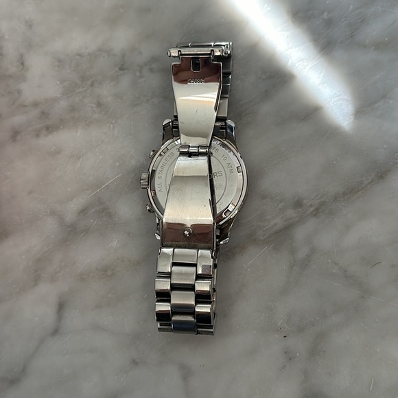 Michael Kors Runway Silver-Tone Watch - Picture 7 of 10
